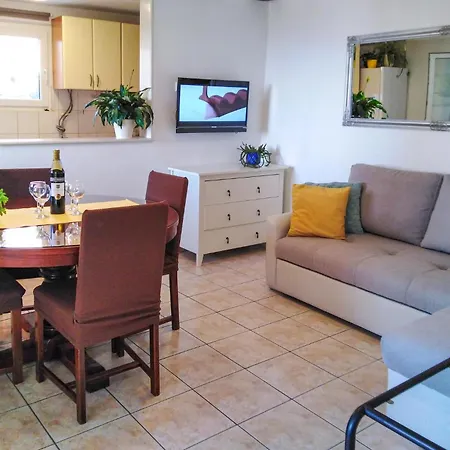 2 Bedroom Gorgeous In
