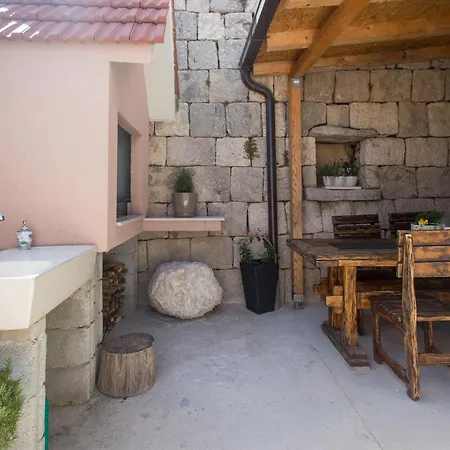 Dom wakacyjny 2 Bedroom Gorgeous In