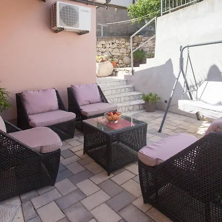 2 Bedroom Gorgeous In Holiday home Gata